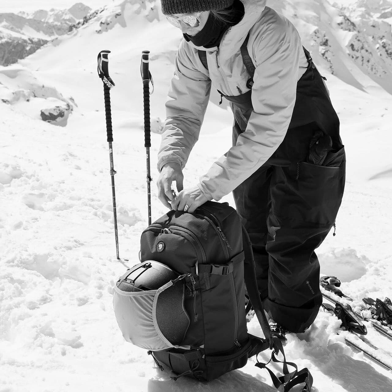 Fjällräven Womens Bergtagen GTX Touring Bibs (Grøn (DEEP FOREST/662) Small)