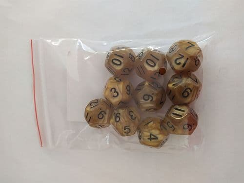 Dice - Terningesæt - 10 terninger - Kaissa Dice: Pearl - Yellow/Black D12 (12 sidet)